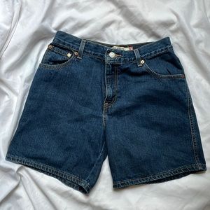 Relaxed 550 Dark Blue Levi Shorts